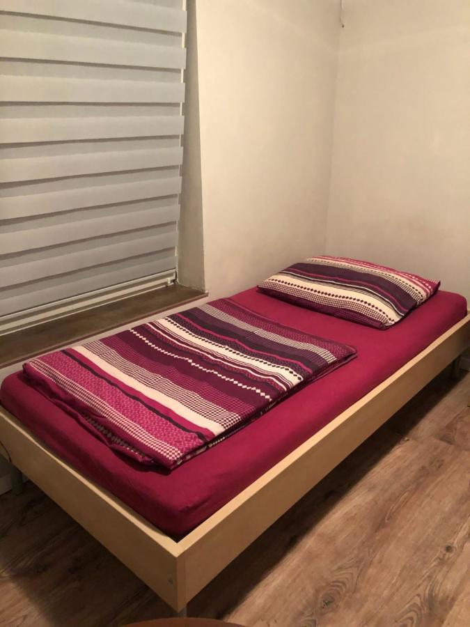 Hostel Tanie Blisko Lotniska *
